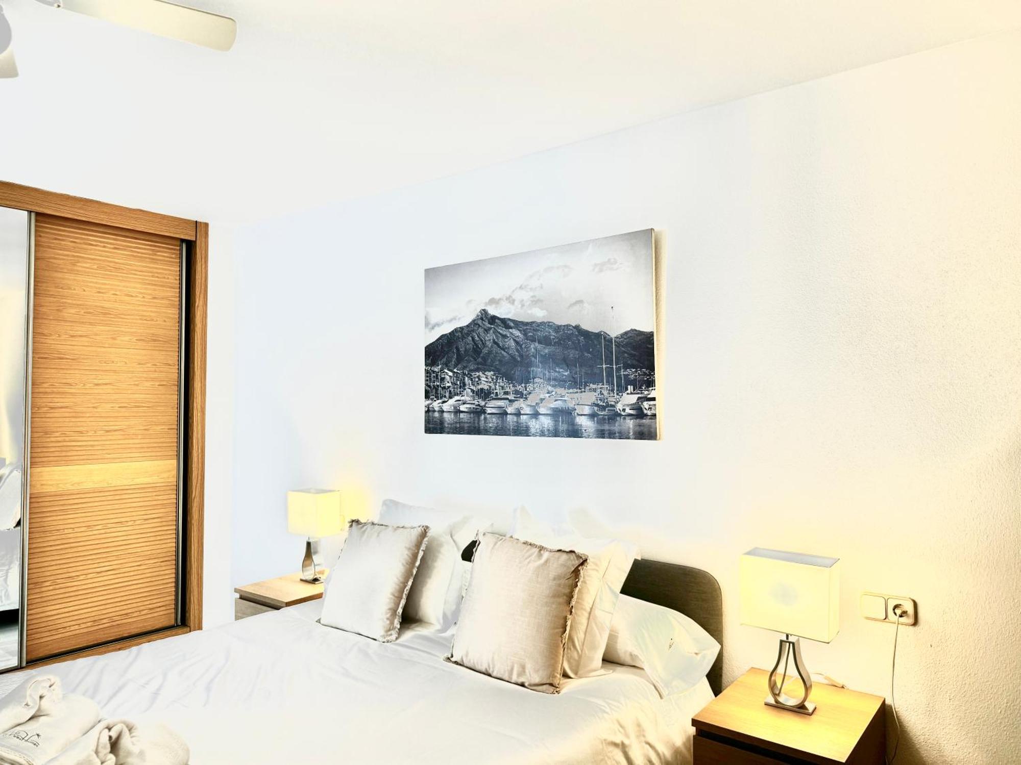 Center By Eaw Homes Appartement