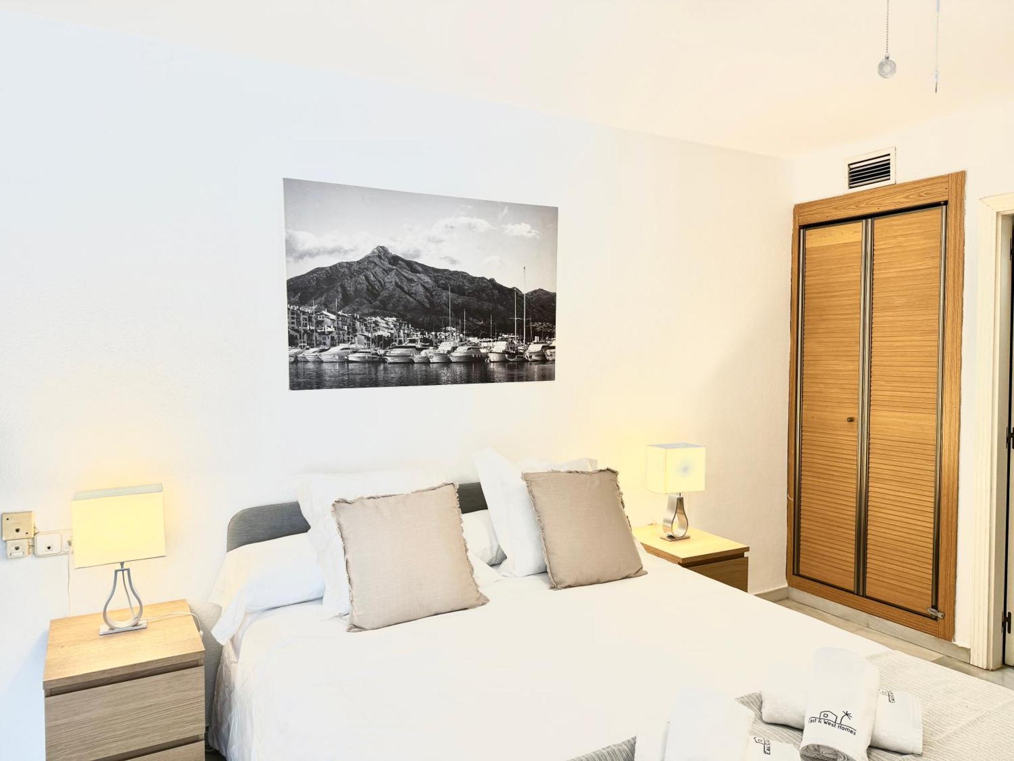 Center By Eaw Homes Appartement